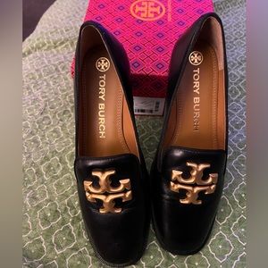 TORY BURCH ELEANOR HEELED LOAFER GOAT LEATHER, BLACK -SIZE 8